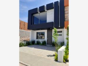 Casa en venta en Cañadas del Bosque, Morelia — foto 2 de 18