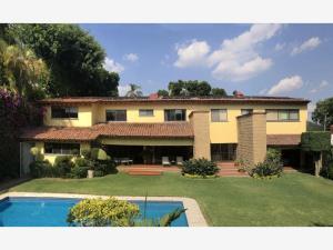 Casa en Jardines de Ahuatepec, Cuernavaca, Morelos