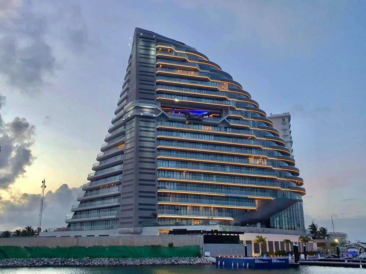 Departamento en venta en Zona Hotelera, Benito Juárez — foto 1 de 42