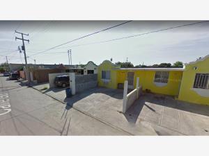 Casa en venta en Maclovio Herrera, Nuevo Laredo — foto 2 de 7