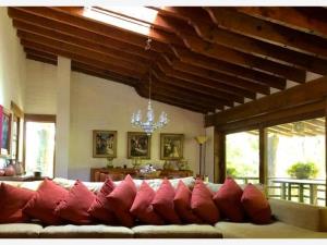 Casa en venta en Avandaro, Valle de Bravo — foto 3 de 26
