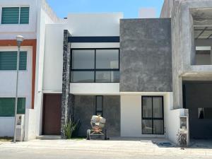 Casa en venta en Paseos de la Herradura, Pachuca de Soto, Hidalgo Casa en venta en Paseos de la Herradura, Pachuca de Soto, Hidalgo
