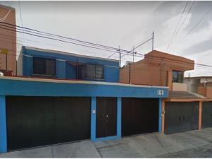 Casa en venta en Lomas de Vista Bella, Morelia — foto 2 de 9