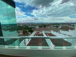 Casa en venta en Granjas Banthí Sección Solares, San Juan del Río — foto 3 de 12