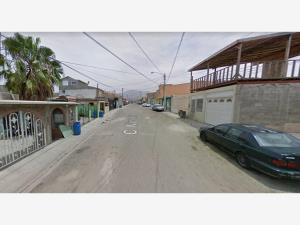 Casa en venta en Villa del Real I, Tijuana — foto 3 de 16