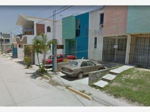 Casa en venta en INFONAVIT Tulipanes, Tuxpan — foto 2 de 7