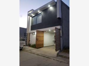 Casa en venta en Villa de los Ángeles, León, Guanajuato