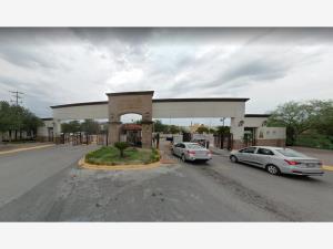 Casa en Jardines de San Patricio, Apodaca, Nuevo León