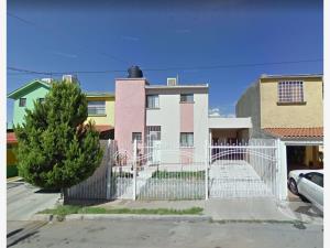 Casa en Jardines Universidad, Chihuahua, Chihuahua