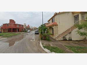 Casa en venta en 18 de Marzo, Ciudad Madero, Tamaulipas