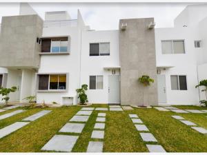 Casa en venta en Natura Playa del Carmen, Playa del Carmen — foto 2 de 5