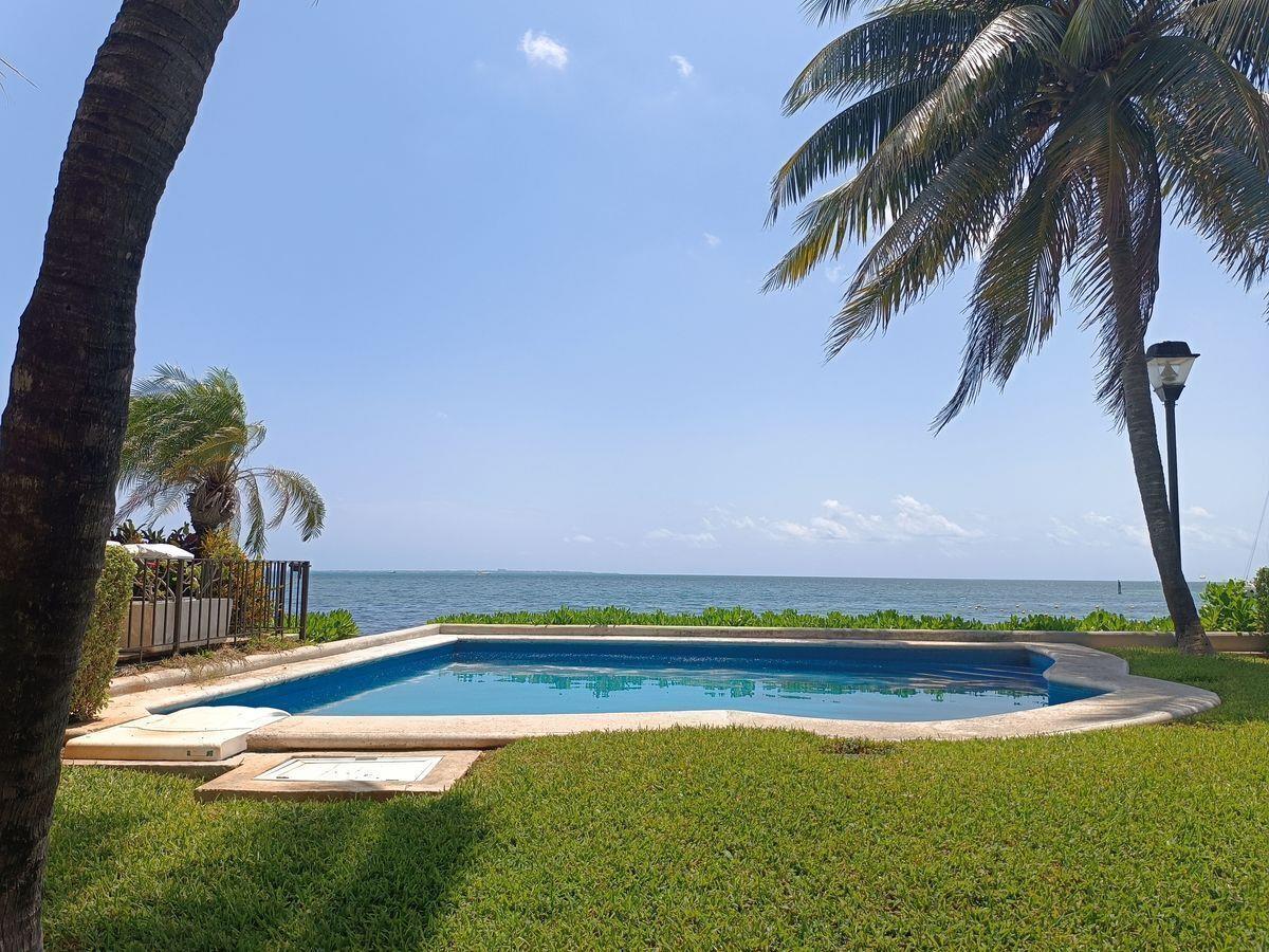 Casa en venta en Zona Hotelera, Benito Juárez — foto 1 de 27