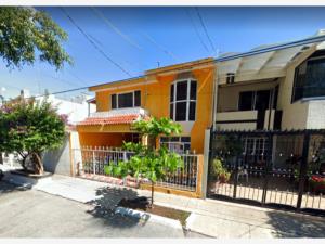 Casa en venta en Jardines de la Paz, Guadalajara — foto 2 de 10