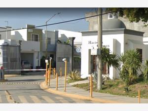 Casa en venta en Hacienda Del Carmen, Apodaca — foto 2 de 7