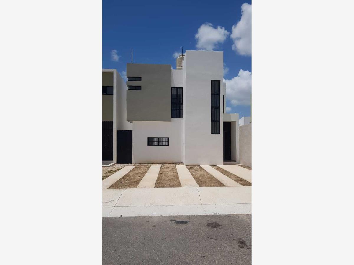 Casa en renta en Residencial Floresta, Mérida — foto 1 de 17