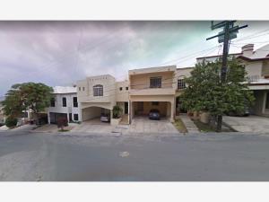 Casa en Pedregal de la Silla, Monterrey, Nuevo León