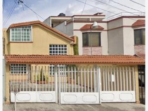 Casa en Valle Dorado, Tlalnepantla de Baz, México