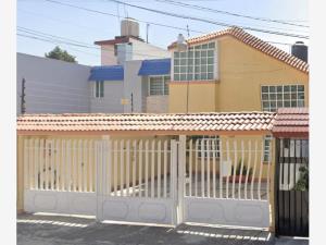 Casa en venta en Valle Dorado, Tlalnepantla de Baz — foto 2 de 14