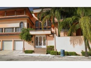 Casa en Colonial Cumbres, Monterrey, Nuevo León