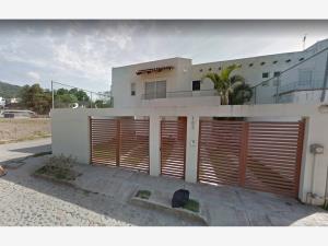 Casa en venta en Delfines, Puerto Vallarta — foto 2 de 10