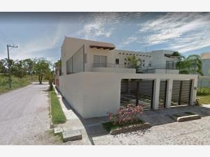 Casa en venta en Delfines, Puerto Vallarta — foto 3 de 10