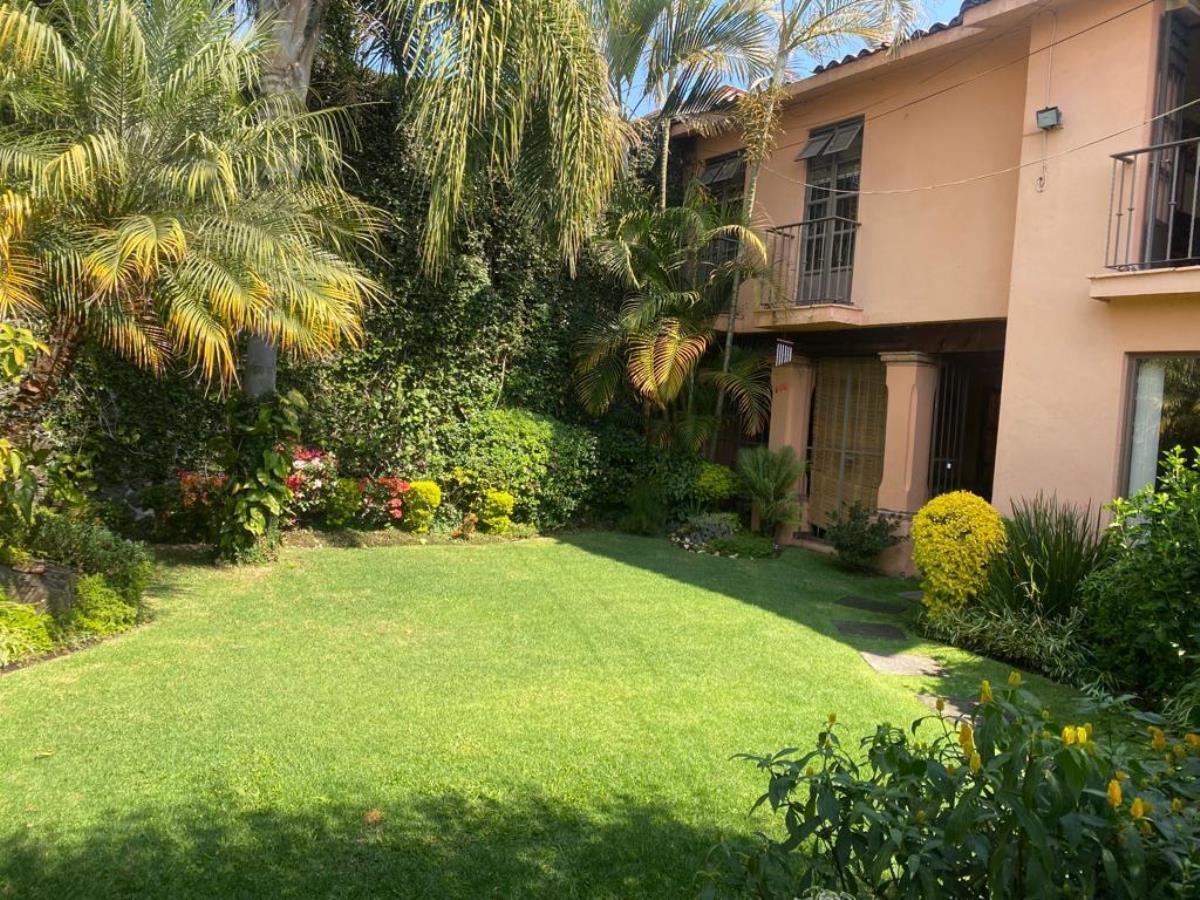 Casa en venta en Lomas de Cortes, Cuernavaca — foto 1 de 43