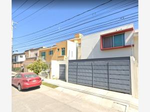 Casa en venta en Jardines Vallarta, Zapopan, Jalisco