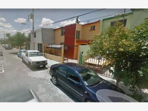 Casa en venta en Valle de las Flores Infonavit, Saltillo — foto 2 de 3