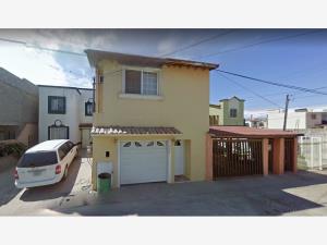 Casa en Villa del Real, Ensenada, Baja California
