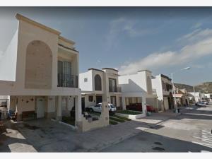 Casa en remate en Manantiales del Bosque, Ramos Arizpe, Coahuila de Zaragoza