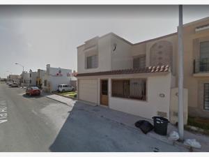 Casa en venta en Manantiales del Bosque, Ramos Arizpe — foto 2 de 15