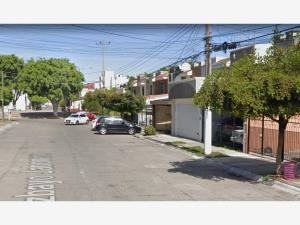 Casa en venta en Puerta del Sol, Zapopan — foto 2 de 26