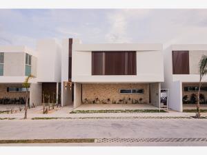 Casa en venta en Xcanatún, Mérida, Yucatán