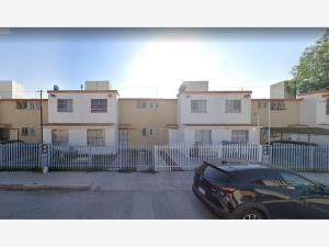 Casa en INFONAVIT Ciudad 2000, San Luis Potosí, San Luis Potosí