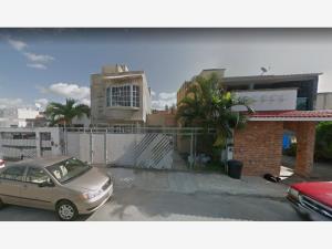 Casa en Bosque Real, Playa del Carmen, Quintana Roo — foto 1 de 5