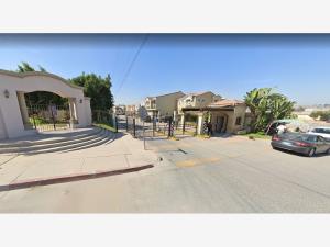 Casa en venta en Urbiquinta Marsella, Tijuana — foto 2 de 5