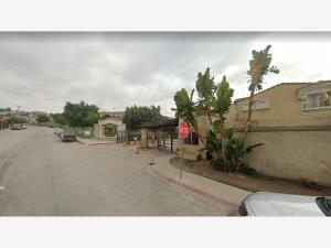 Casa en venta en Urbiquinta Marsella, Tijuana — foto 3 de 5