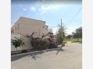 Casa en Paseo de la Loma, Apodaca, Nuevo León