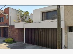 Casa en venta en Valle del Campestre, León — foto 3 de 12