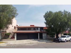Casa en Ciudad Satelite, Naucalpan de Juárez, México