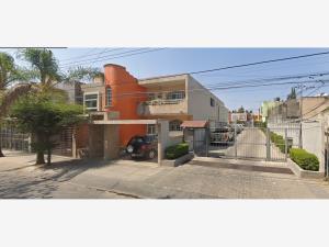 Casa en venta en Jardines El Sauz, Guadalajara — foto 2 de 10