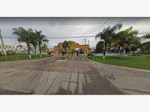 Casa en venta en Jardines Del Edén, Tlajomulco de Zúñiga — foto 2 de 10