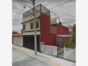 Casa en venta en Villas Santín, Toluca — foto 2 de 7