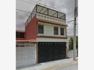 Casa en venta en Villas Santín, Toluca — foto 3 de 7