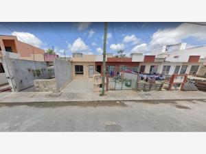 Casa en Paseos Kabah, Benito Juárez, Quintana Roo