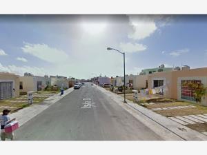 Casa en venta en Misión Villamar I, Playa del Carmen — foto 2 de 4