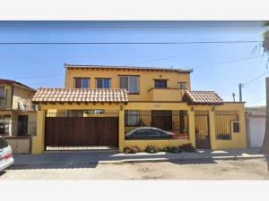 Casa en Otay Constituyentes, Tijuana, Baja California