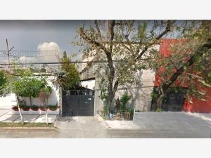 Casa en Pedregal de Santo Domingo, Coyoacán, Ciudad de México