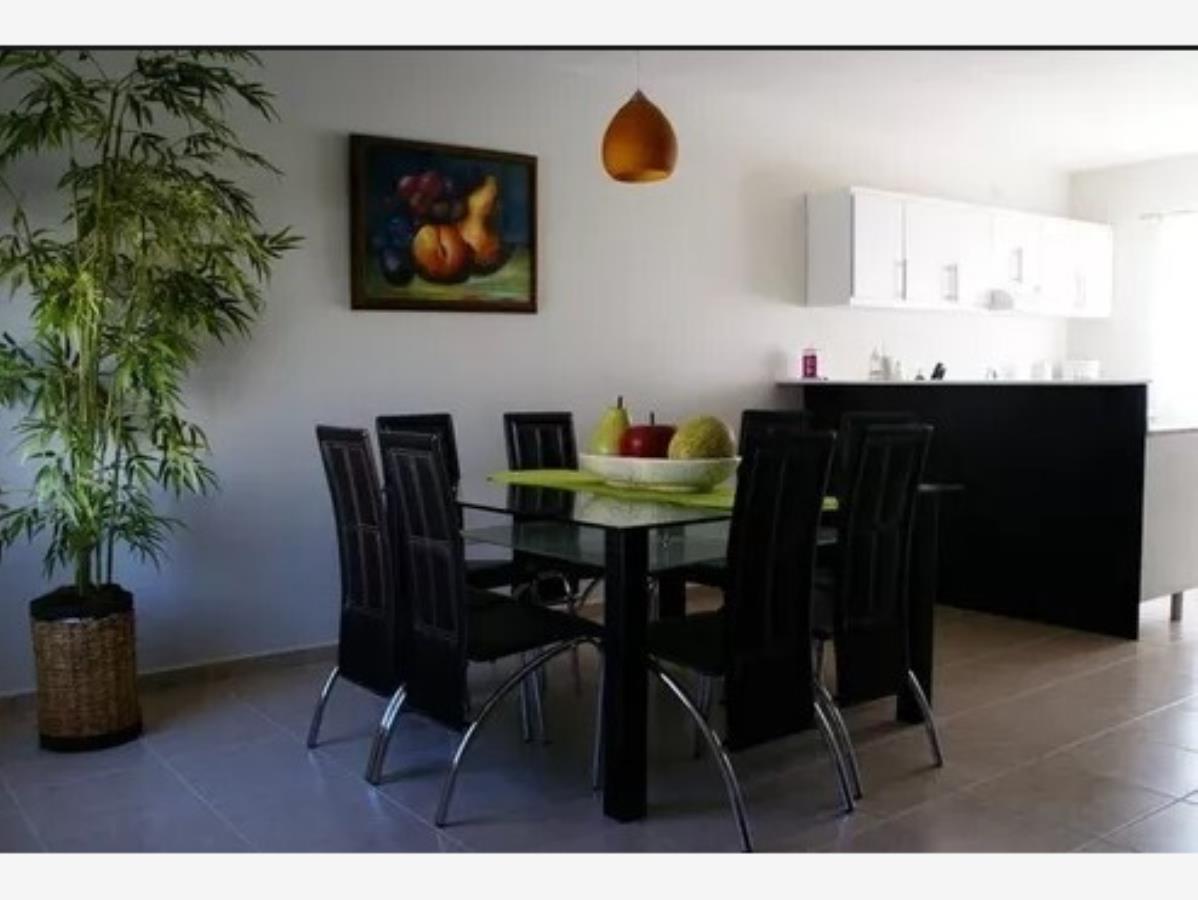 Casa en venta en 18, Xochimilco — foto 1 de 11