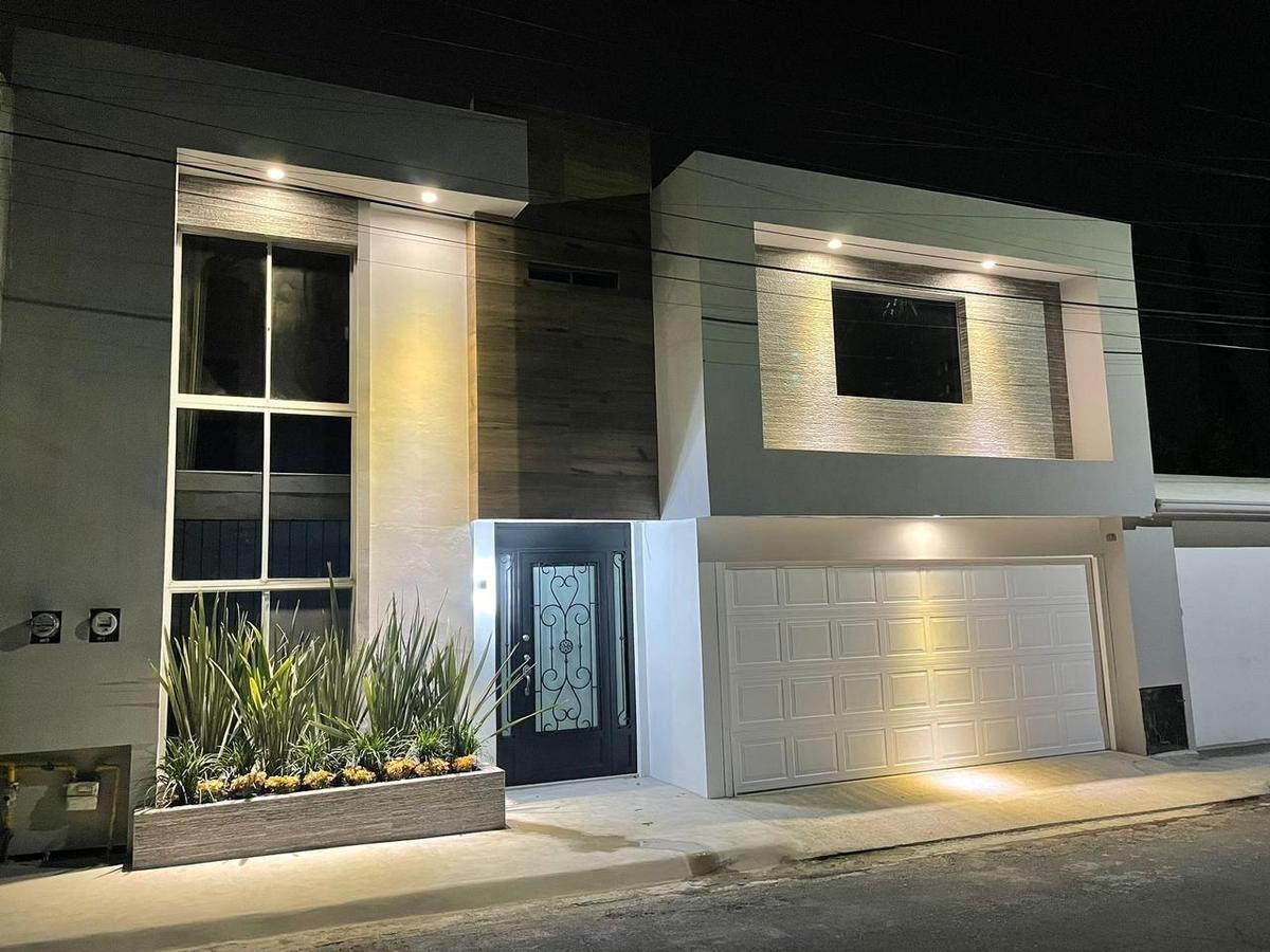 Casa en venta en Satélite Acueducto Séptimo Sector, Monterrey — foto 1 de 22